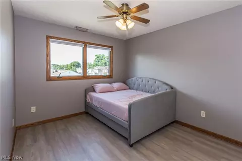 Bedroom - 513 Ohio St, Elyria, OH 44035 photo 6 of 7