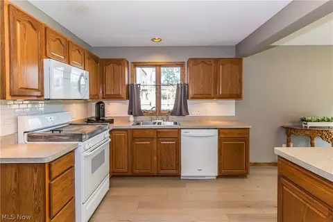 Kitchen - 513 Ohio St, Elyria, OH 44035 photo 1 of 6