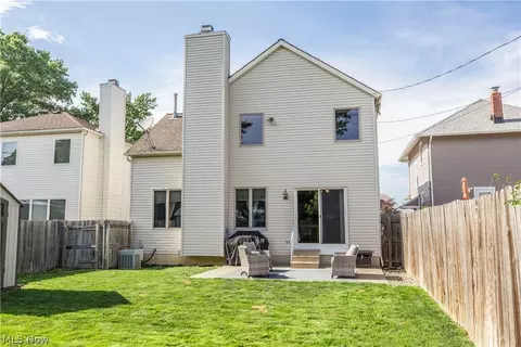Exterior - 513 Ohio St, Elyria, OH 44035 photo 5 of 10
