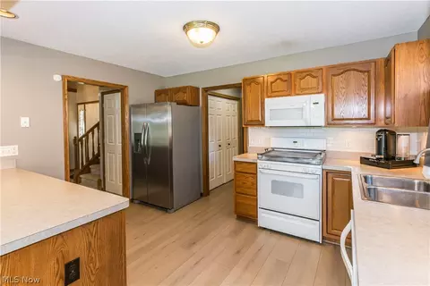 Kitchen - 513 Ohio St, Elyria, OH 44035 photo 3 of 6