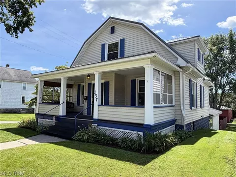 137 E North Ave, East Palestine, OH 44413