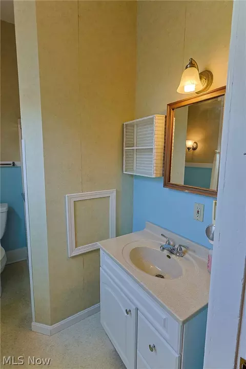 Bath - 3257 New State Rd, Willard, OH 44890 photo 1 of 4