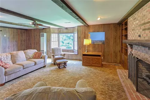 Living - 3257 New State Rd, Willard, OH 44890 photo 5 of 7