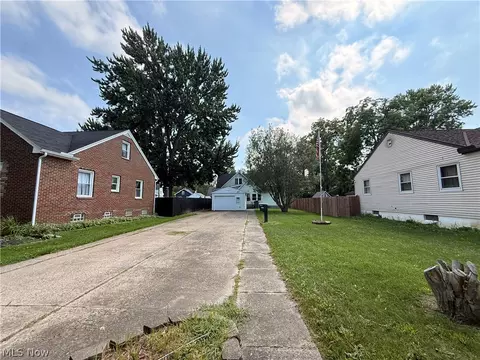 Exterior - 1868 E 34th St, Lorain, OH 44055 photo 1 of 1