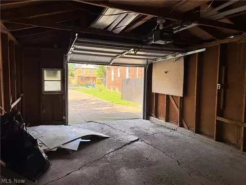 Entry Way - 1868 E 34th St, Lorain, OH 44055 photo 3 of 3