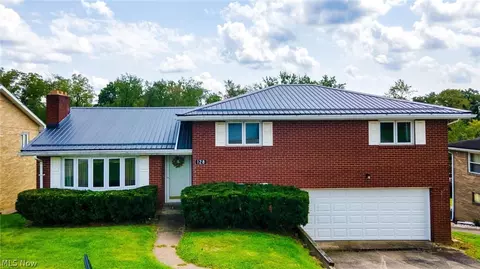 128 Grandview Dr, Wintersville, OH 43953