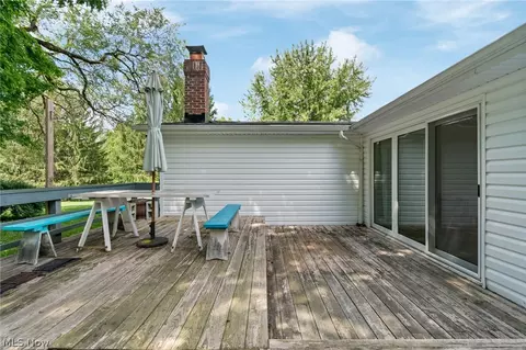 Exterior - 975 Colony Dr, Aurora, OH 44202 photo 3 of 5