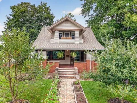 278 Prospect Rd, Berea, OH 44017