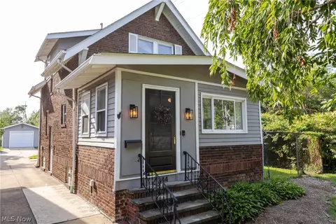 1344 Manor Park Ave, Lakewood, OH 44107
