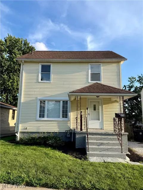 818 Saxon Ave, Akron, OH 44314
