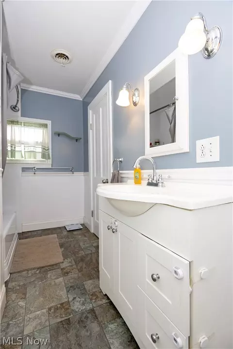 Bath - 125 E Walnut St, Ashland, OH 44805 photo 1 of 2