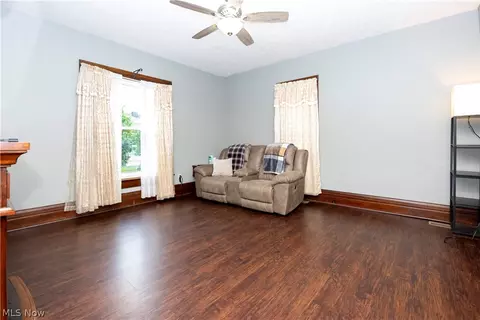 Living - 125 E Walnut St, Ashland, OH 44805 photo 1 of 4