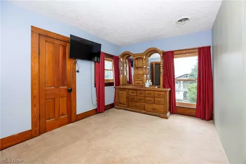 Bedroom - 125 E Walnut St, Ashland, OH 44805 photo 5 of 6