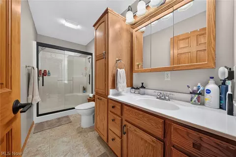 Bath - 2941 Shirley St, Ashtabula, OH 44004 photo 1 of 7