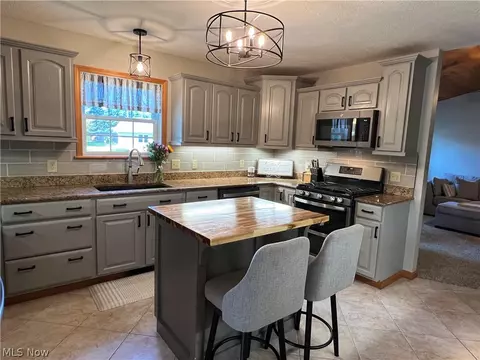 Kitchen - 2941 Shirley St, Ashtabula, OH 44004 photo 2 of 5