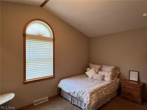 Bedroom - 2941 Shirley St, Ashtabula, OH 44004 photo 4 of 6