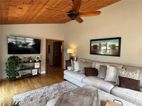 Living - 2941 Shirley St, Ashtabula, OH 44004 photo 3 of 3