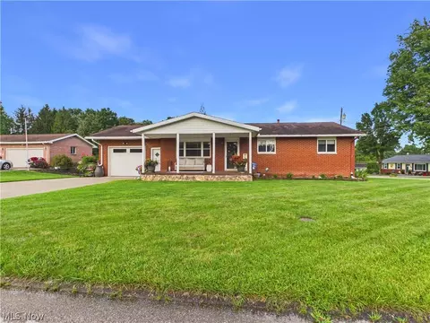 343 Meadow Ln, Parkersburg, WV 26101
