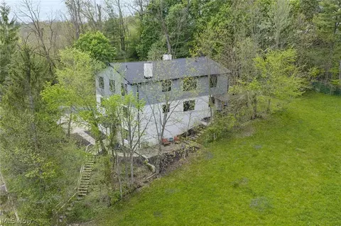 58 W Orange St, Chagrin Falls, OH 44022