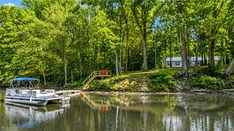 429 Hickory Rd, Deerfield, OH 44411