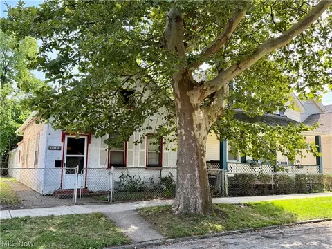 1015-1017 Auburn Ave, Cleveland, OH 44113