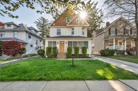 1345 Cove Ave, Lakewood, OH 44107