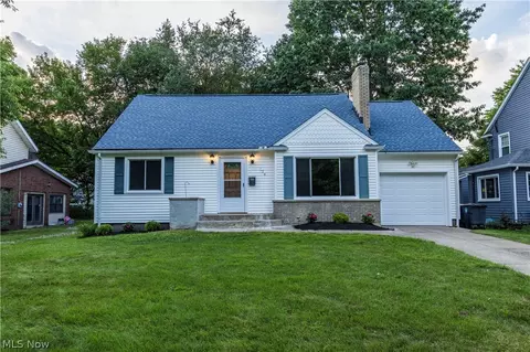 124 Westover Dr, Akron, OH 44313