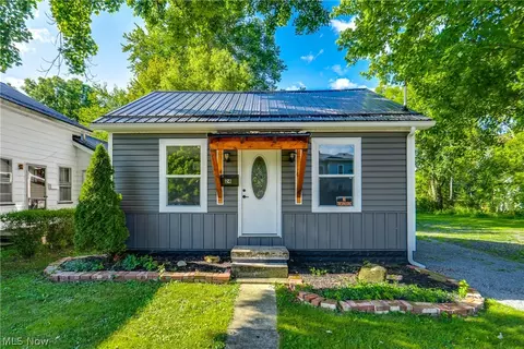 24 E Main St, Newton Falls, OH 44444