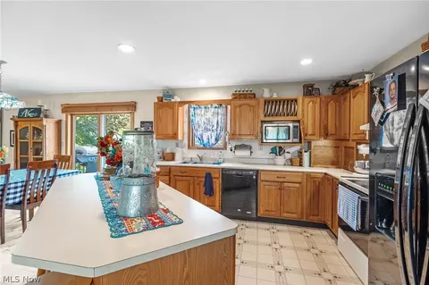 Kitchen - 40450 Parsons Rd, Lagrange, OH 44050 photo 3 of 4
