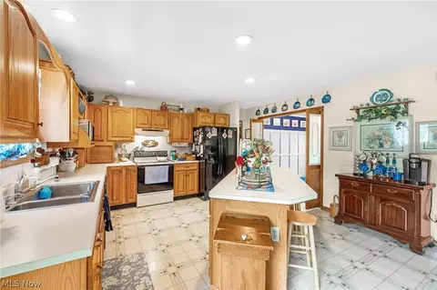Kitchen - 40450 Parsons Rd, Lagrange, OH 44050 photo 2 of 4