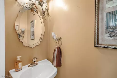 Bath - 40450 Parsons Rd, Lagrange, OH 44050 photo 1 of 5