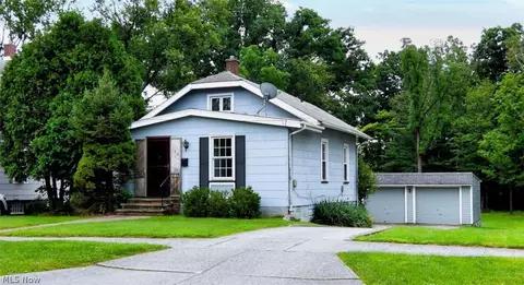 120 W Glendale St, Bedford, OH 44146