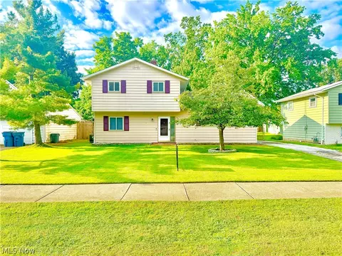 38102 Parkway Blvd, Willoughby, OH 44094