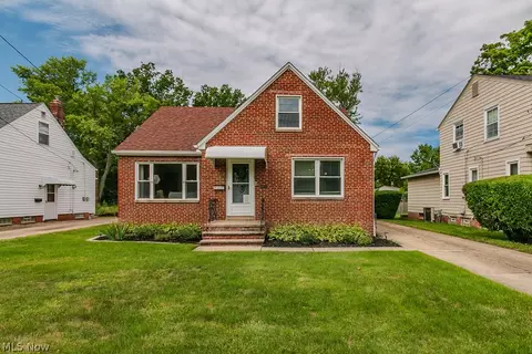 1292 Irene Rd, Lyndhurst, OH 44124