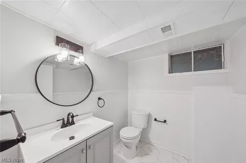 Bath - 1155 Bell Ct, Elyria, OH 44035 photo 3 of 5