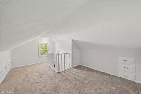 Entry Way - 1155 Bell Ct, Elyria, OH 44035 photo 6 of 8