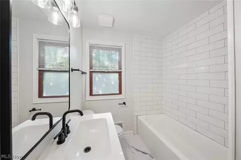 Bath - 1155 Bell Ct, Elyria, OH 44035 photo 1 of 5