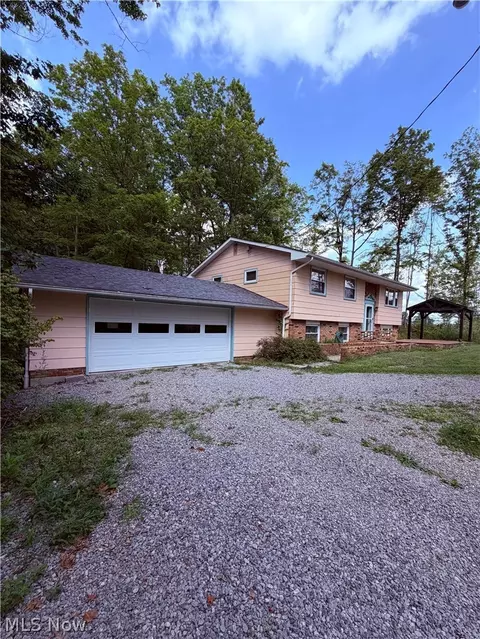 9299 Gilbert Rd, Ravenna, OH 44266