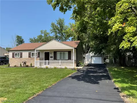 38397 Dolores Dr, Eastlake, OH 44095