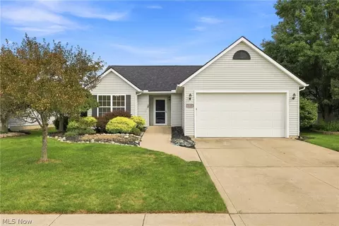 5889 W Breezeway Dr W, North Ridgeville, OH 44039