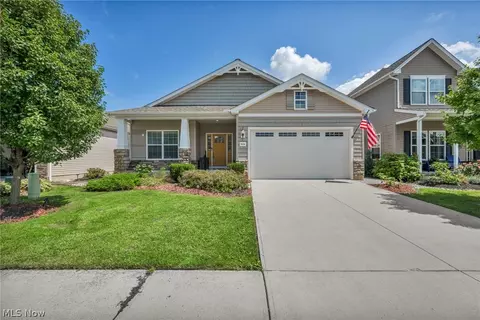 9036 Morgan Cir, North Ridgeville, OH 44039