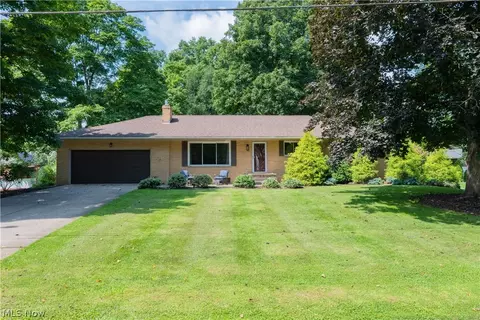484 Beaumont Dr, Fairlawn, OH 44333
