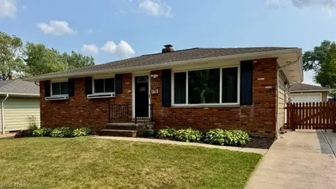 1211 Eric Ln, Cleveland, OH 44109