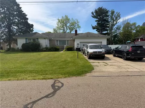 113 Sprankle St NE, Navarre, OH 44662