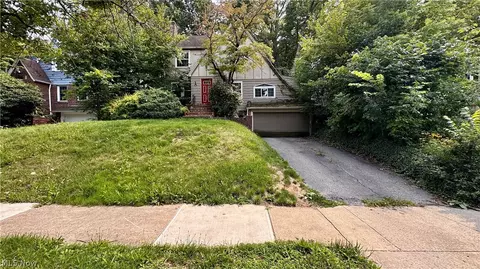 3582 Meadowbrook Blvd, University Heights, OH 44118