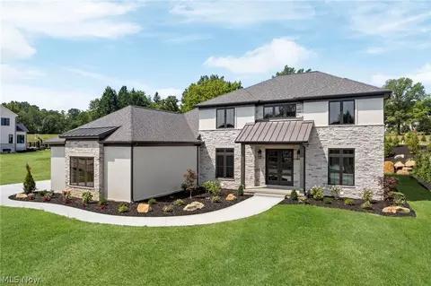 526 Sawgrass Dr, Fairlawn, OH 44333