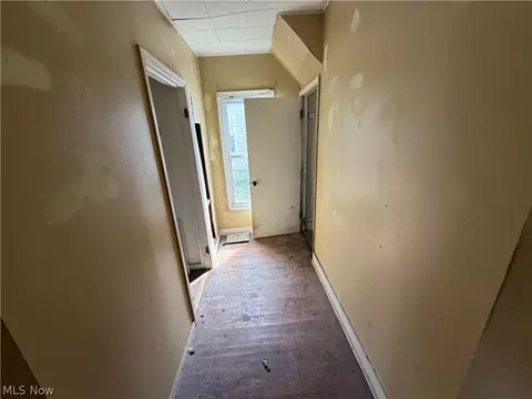 Entry Way - 314 E 26th St, Lorain, OH 44055 photo 2 of 3