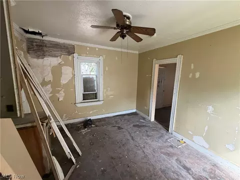 Living - 314 E 26th St, Lorain, OH 44055 photo 2 of 2
