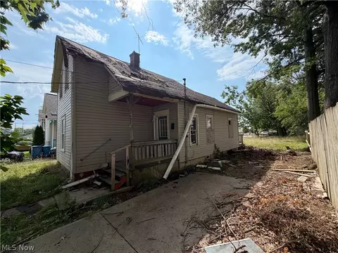 Exterior - 314 E 26th St, Lorain, OH 44055 photo 2 of 2
