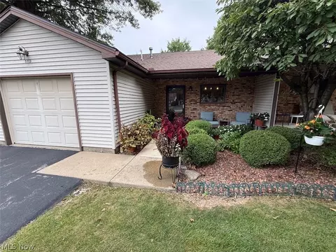 5713 Callaway Cir, Austintown, OH 44515